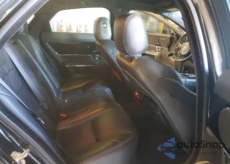 2015 Jaguar Xj z USA, uszkodzony, nr VIN SAJWJ1CDXF8V85631